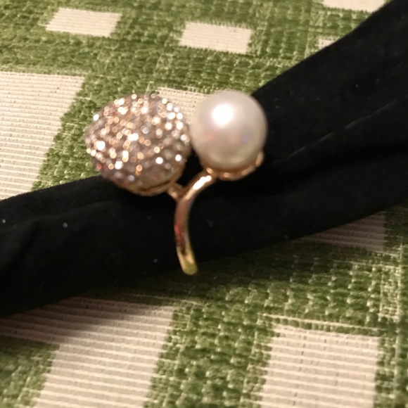 Jewelry - Crystal Pave and Pearl Ring